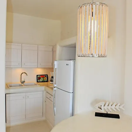 Sarakiniko View * Mandrakia