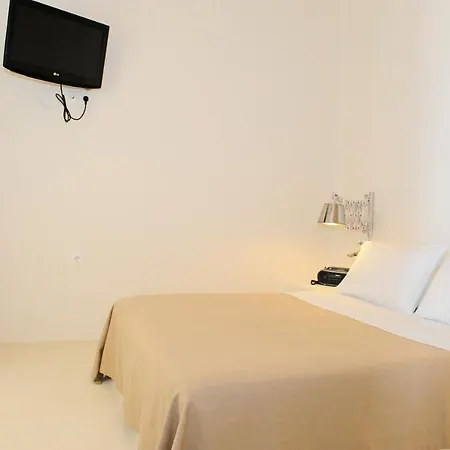 Sarakiniko View Mandrakia