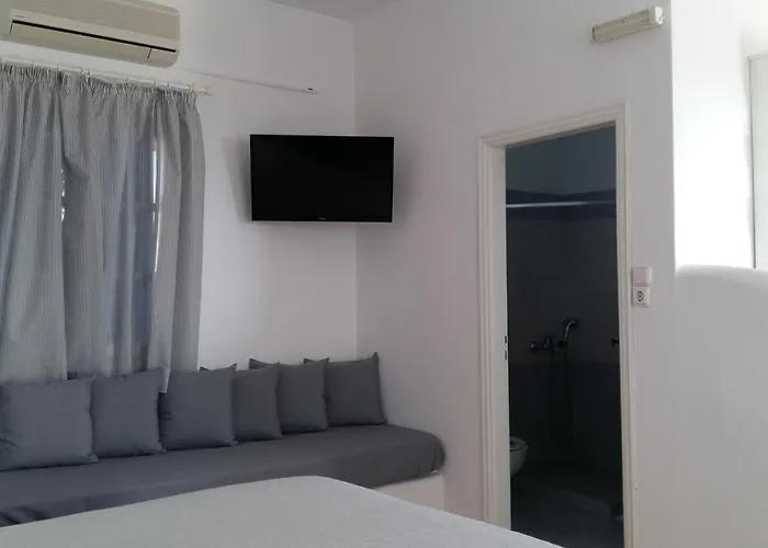 Sarakiniko View Mandrákia